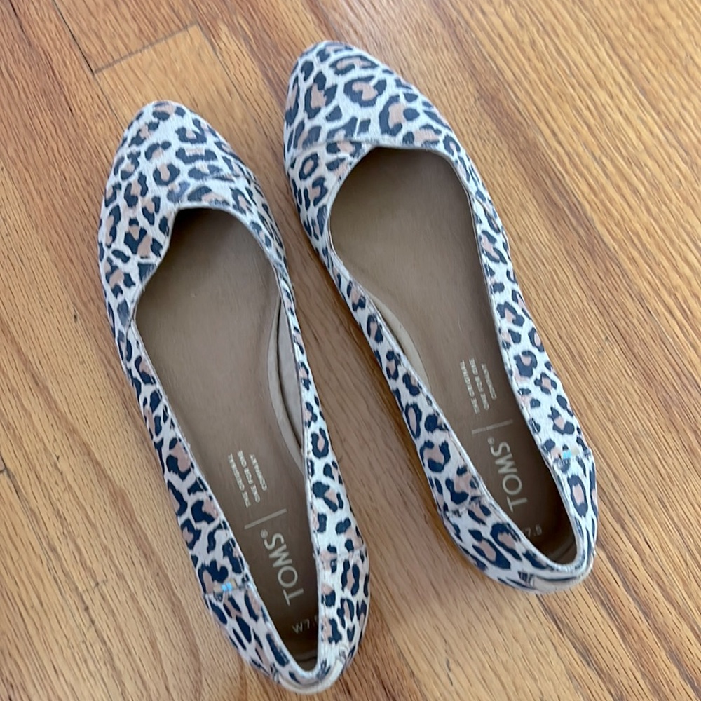 Leopard print Toms